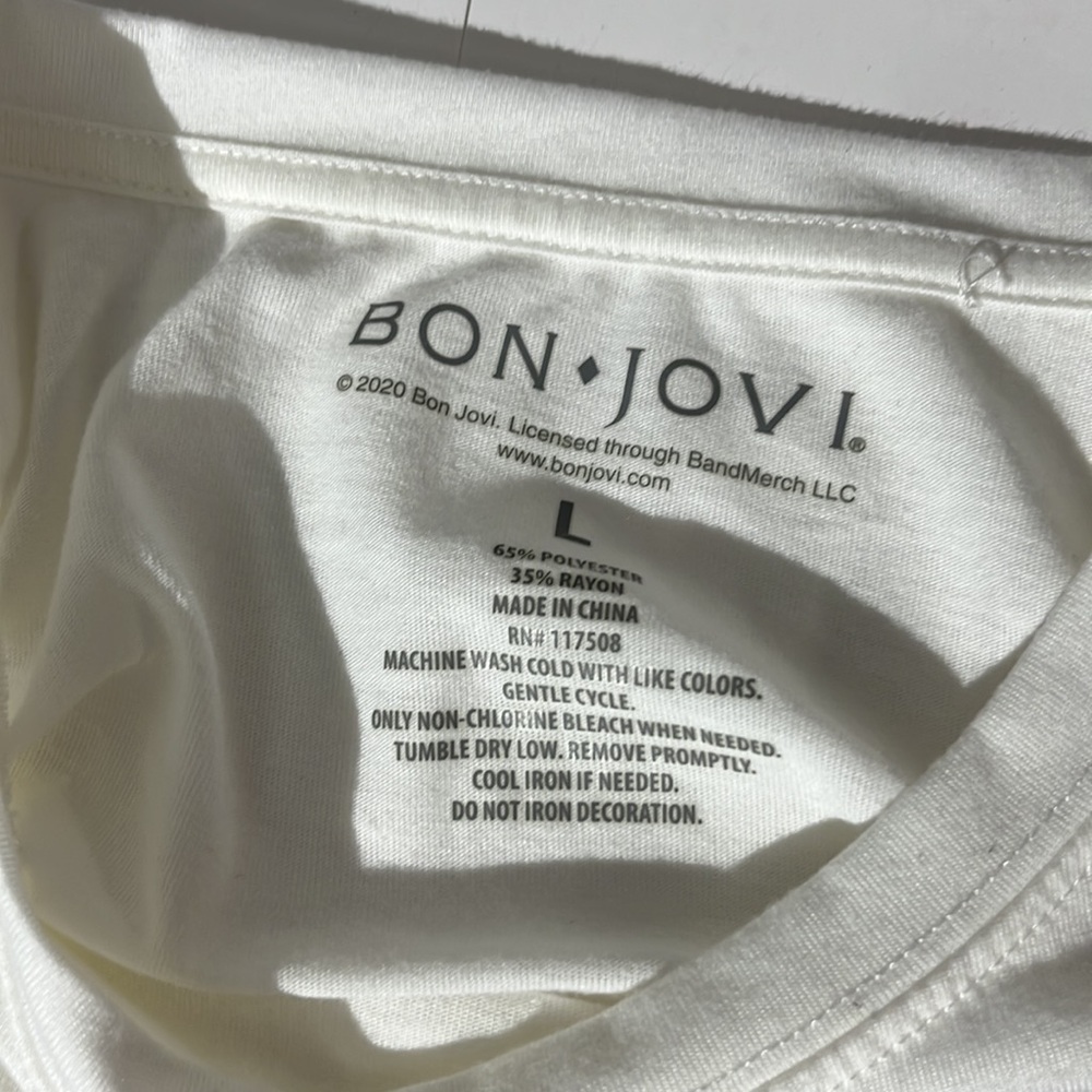 Bon Jovi White Band Graphic Tee Womens Top T-shirt Large Sword Angel Wings Heart - Picture 2 of 5